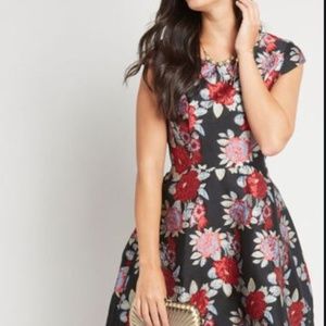 Yumi Refreshingly Floral Jacquard Dress